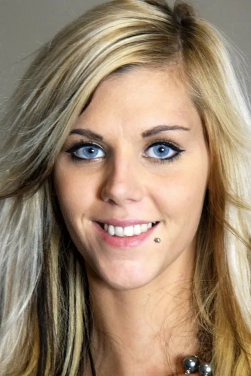 Sindy Vega interpretando a (archive footage)