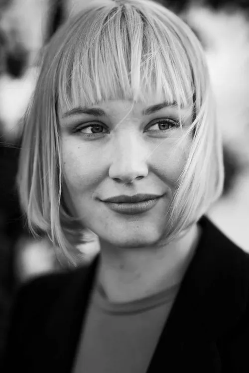 Sira Topic interpretando a Jessica