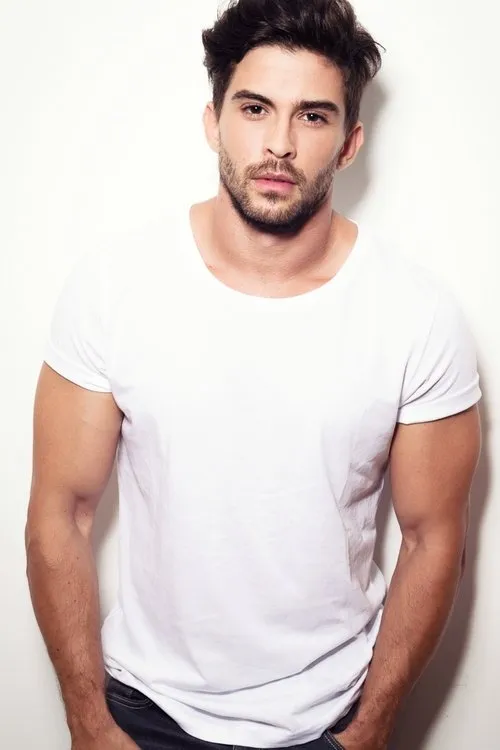 Sisley Dias — personaje: Tiago Silva