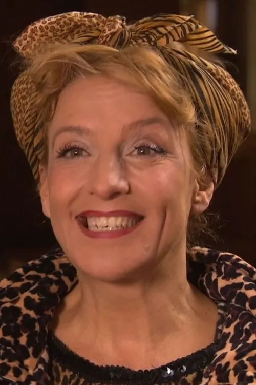 Sissi Perlinger interpretando a Gloria de Vriess