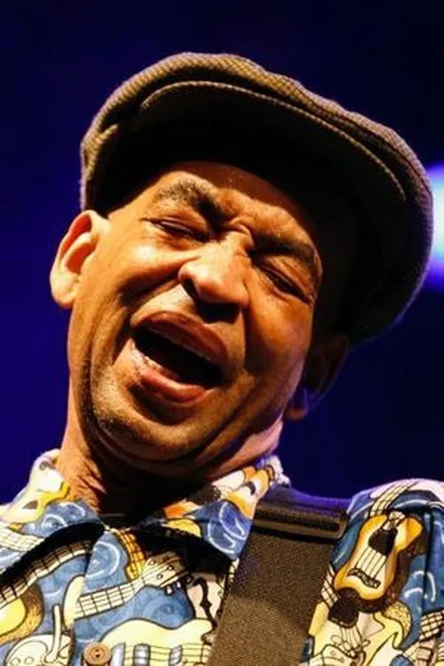 Skip McDonald interpretando a vocals, guitars etc