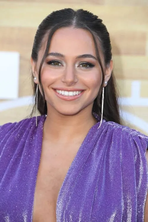 Sky Katz interpretando a 