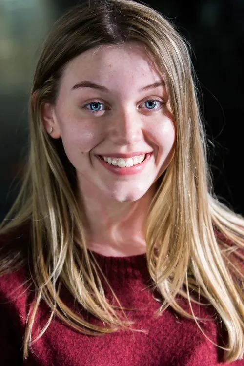 Skye McClenaghan interpretando a Jacqueline