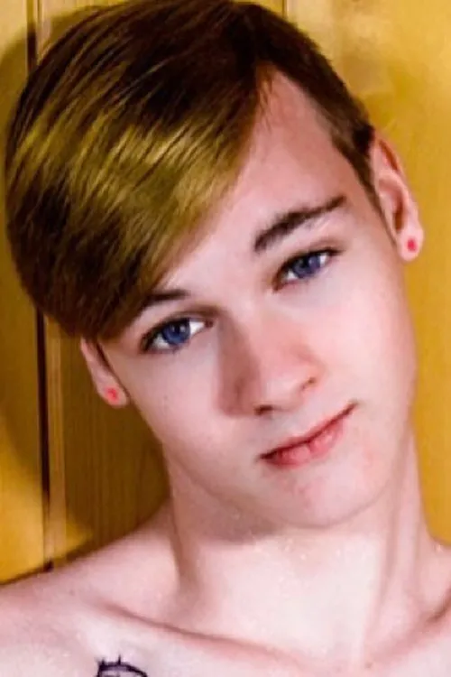 Skyler Dallon interpretando a