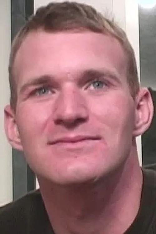 Sledge Sawyer interpretando a 