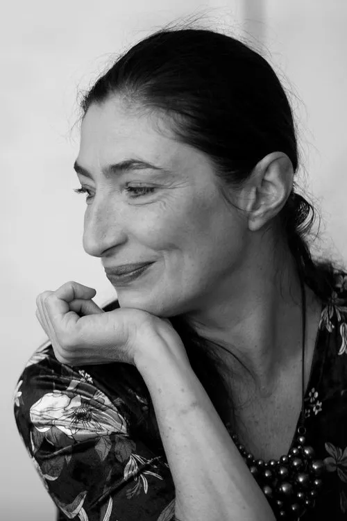 Snezhina Petrova interpretando a Tzena