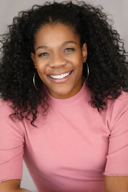 Socorro Jones interpretando a Ms. Jackson (Mom)