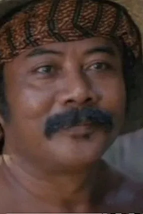 Soendjoto Adibroto interpretando a 