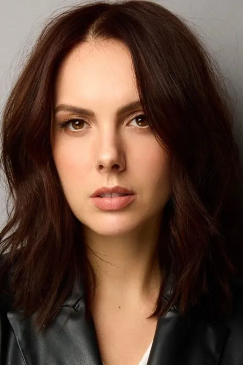 Chandler Riggs ha trabajado con Sof Puchley en 1 ocasiones