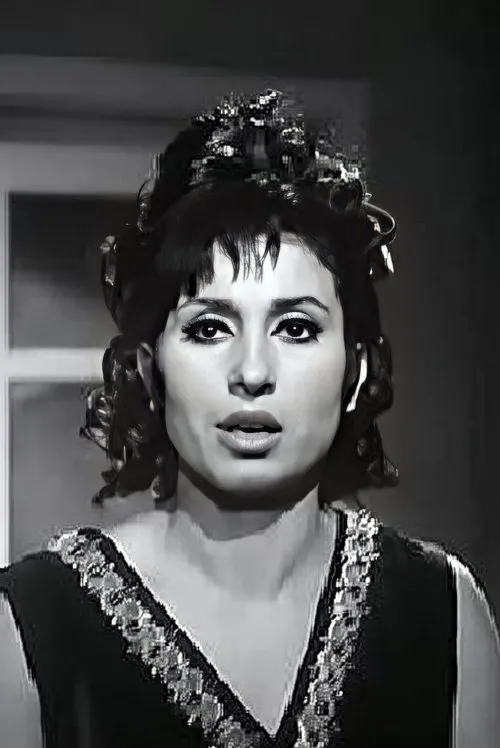 Ahmed Abaza ha trabajado con Soheir El Morshedy en 2 ocasiones