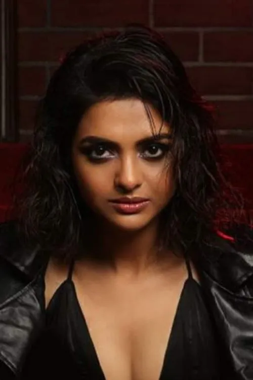 Solanki Roy — personaje: Bhromor