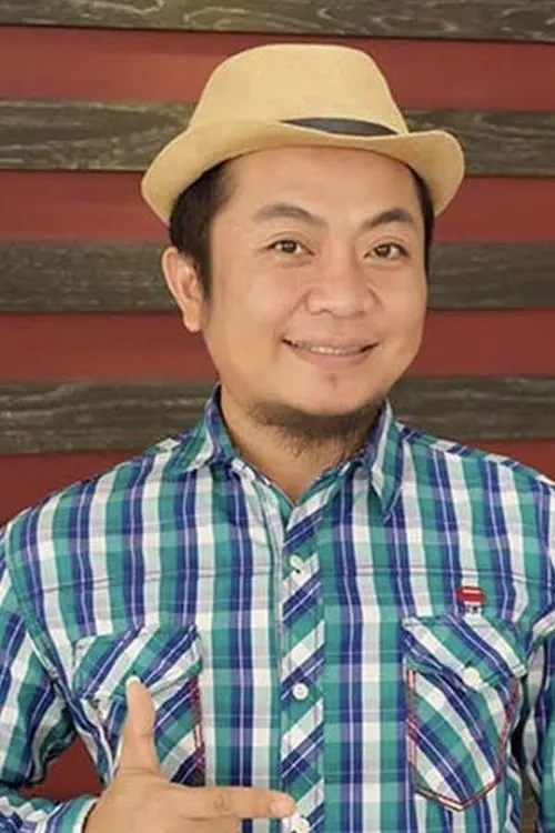 Somphong Kunapratom interpretando a Andy