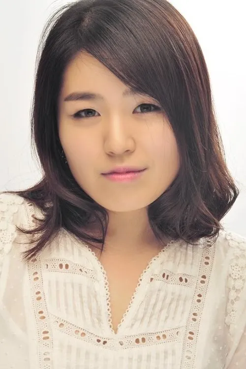 Son Hwa Ryung — personaje: Joo Yoon Sook