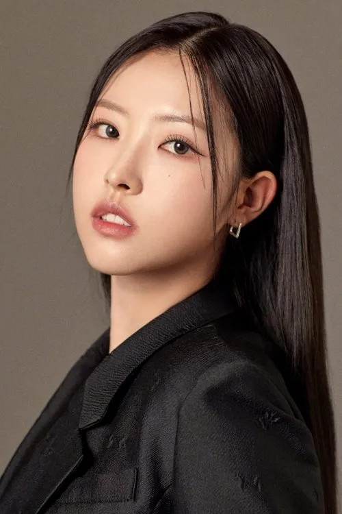 Son Hye-ju — personaje: Self (Olivia Hye)