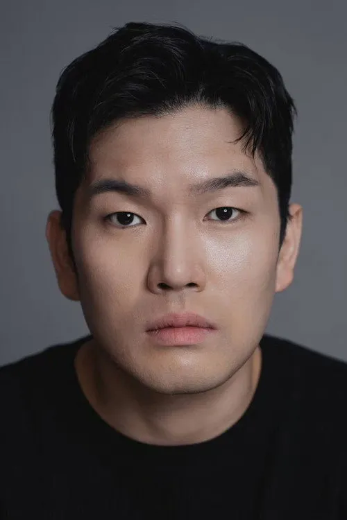 Foto de perfil del actor Son Woo-jin en el reparto