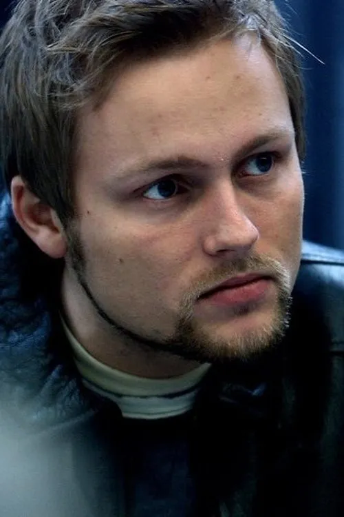 Sondre Krogtoft Larsen interpretando a Terje Hansen