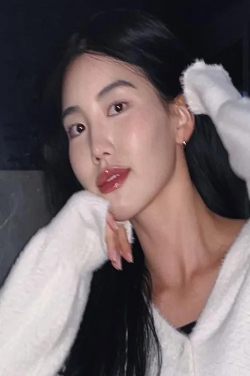 Foto de perfil del actor Song Ji-hyun en el reparto