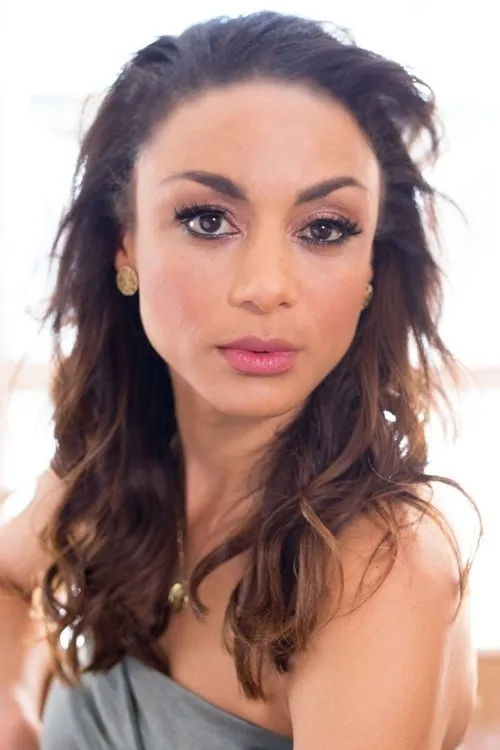 Phoenix Connolly ha trabajado con Sonia Gray en 1 ocasiones