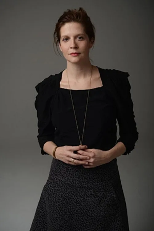 Sonja Heiss interpretando a Herself