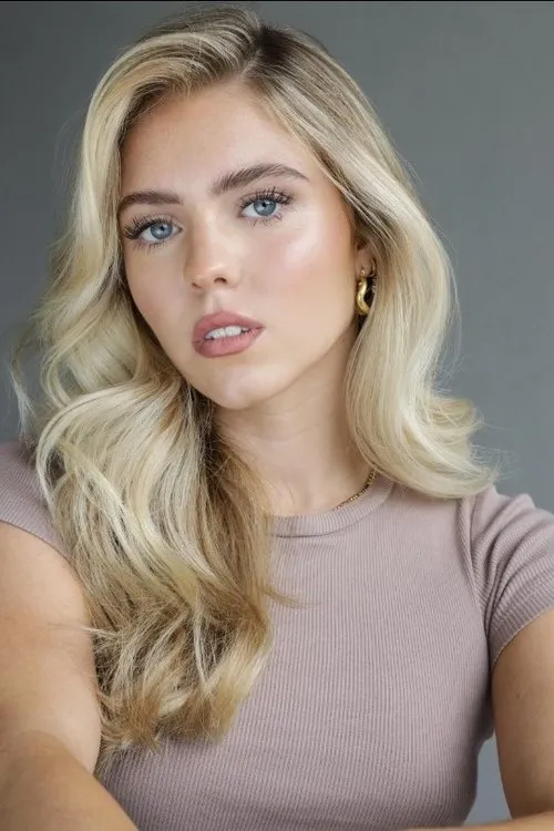 Sophea Pennington — personaje: Violet