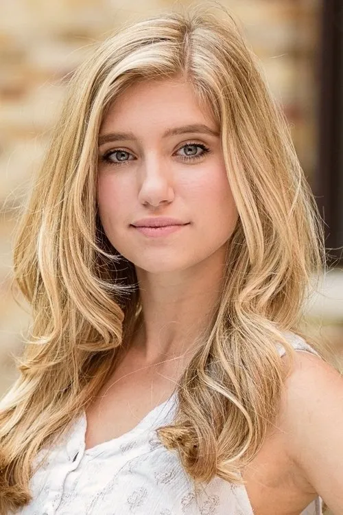 Sophie Bolen interpretando a Allison Riley