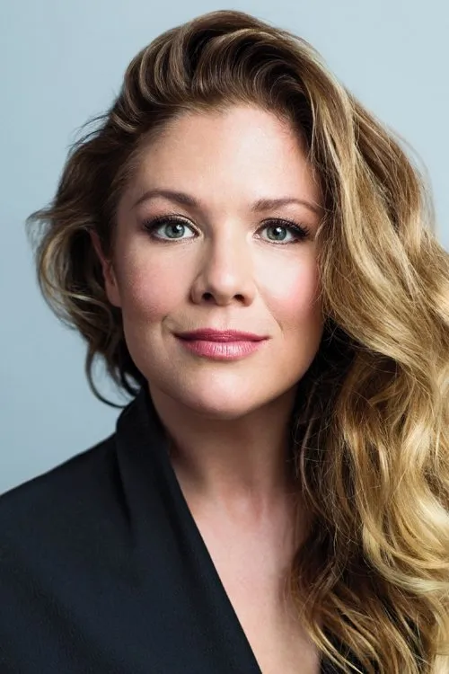 Sophie Grégoire interpretando a Self