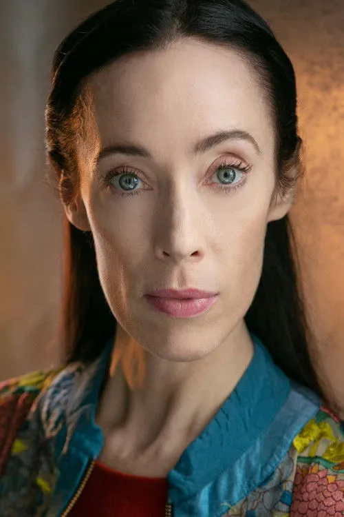 Sophie Jugé interpretando a Lina