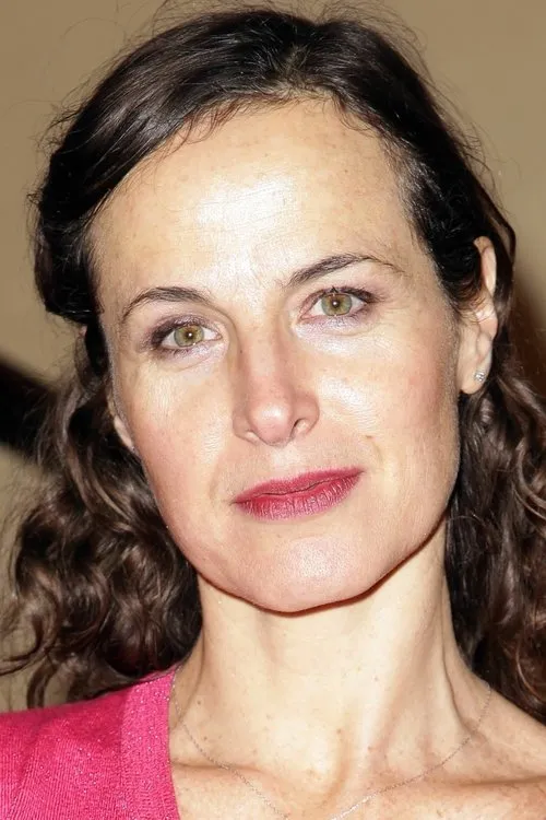 Sophie Le Tellier interpretando a Lauriane