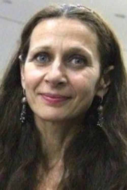 Sophie Tabakov interpretando a Nathalie