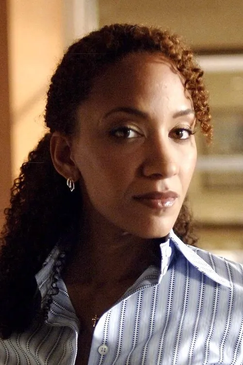 Sophina Brown — personaje: Raina Troy