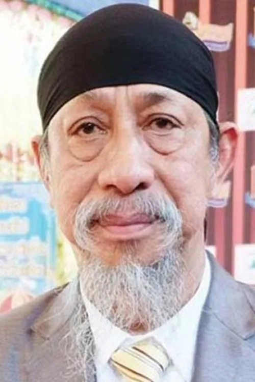 Sornsutha Klunmalee interpretando a 