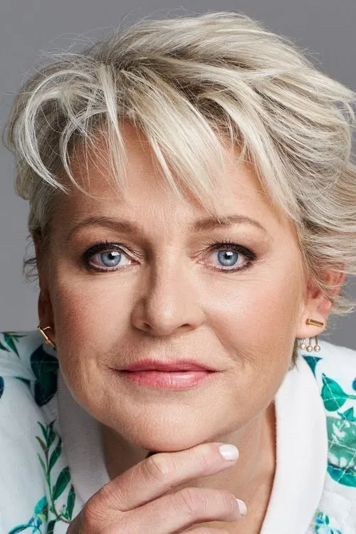 Søs Egelind interpretando a Elisabeth Sachs / Lisa Johansen