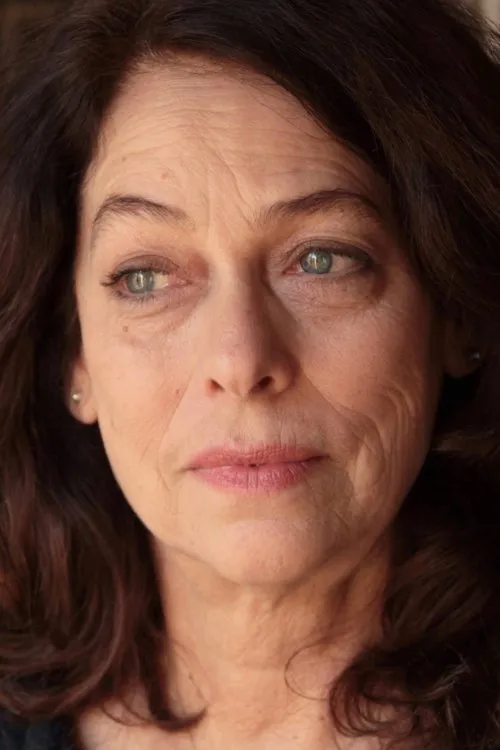 Souraya Baghdadi interpretando a Salwa