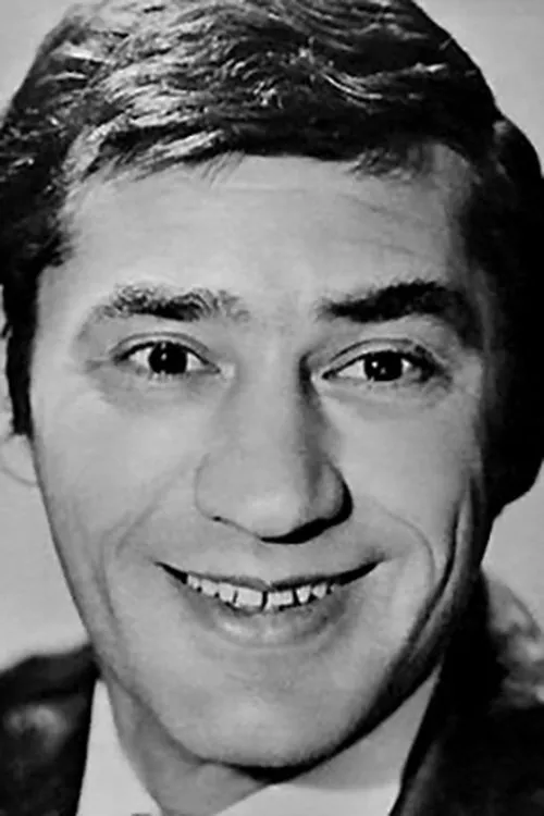 Спартак Мишулин interpretando a