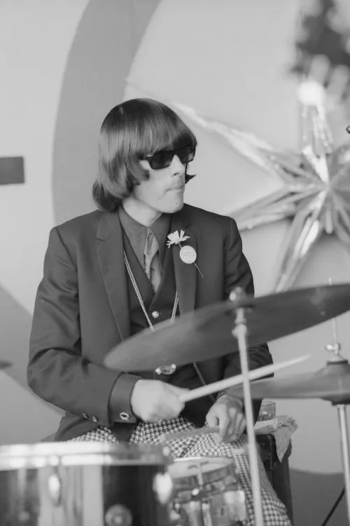 Spencer Dryden interpretando a Self - Jefferson Airplane