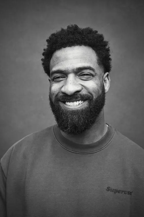 Spencer Paysinger en su biografía y filmografía