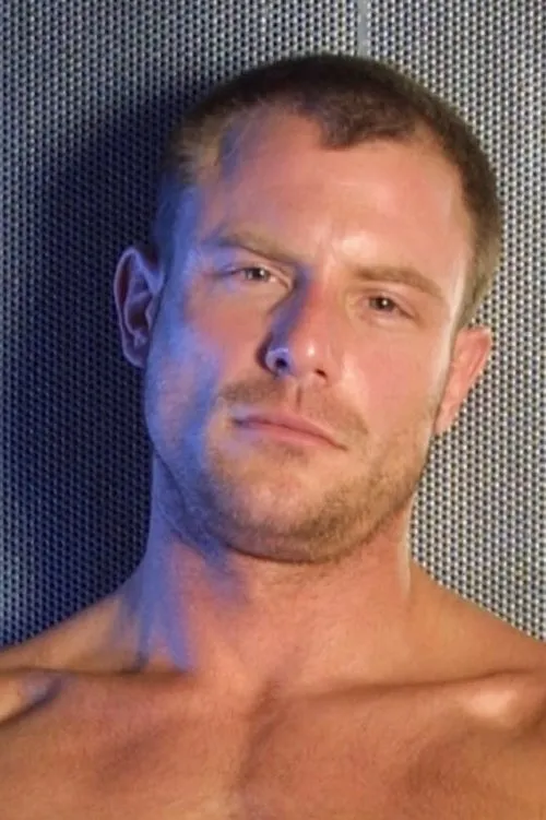 Spencer Quest interpretando a