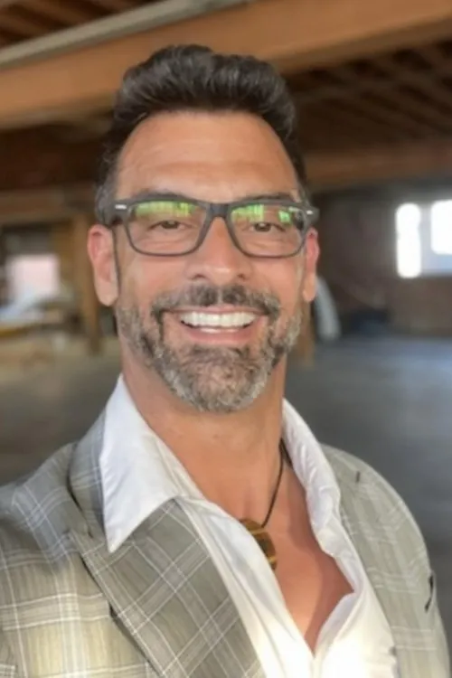 Mike Basone ha trabajado con Spero Stamboulis en 1 ocasiones