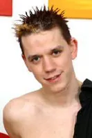 Brad Davis ha trabajado con Spike en 3 ocasiones