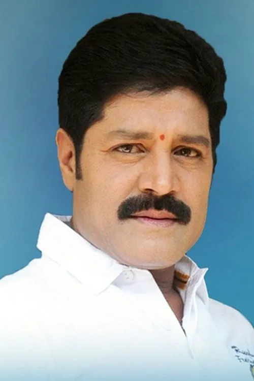 Srihari interpretando a Devaraj IPS, Ravi's role model