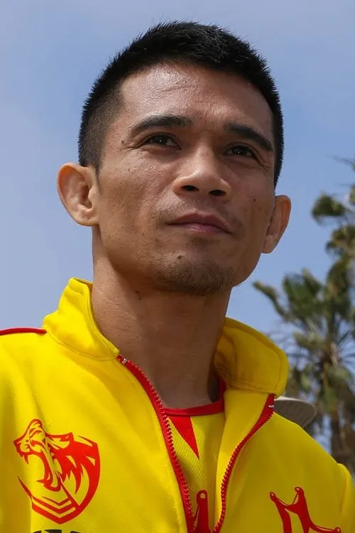 Srisaket Sor Rungvisai interpretando a Self