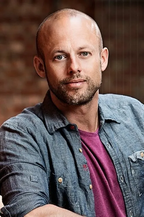 Staf Coppens — personaje: Self - Host