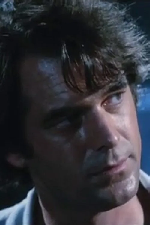 Stan Ivar interpretando a Doug