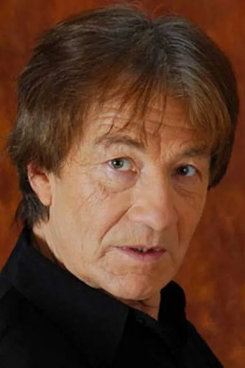 Stanisław Zatłoka interpretando a Lt. Swiecicki