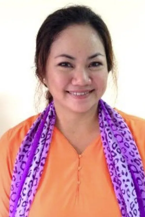 Star Orjaliza interpretando a Liz