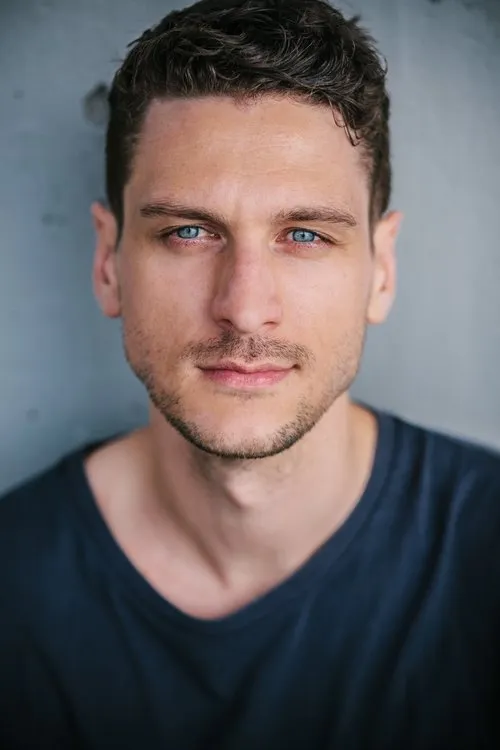 Steen Raskopoulos — personaje: John Mahogany