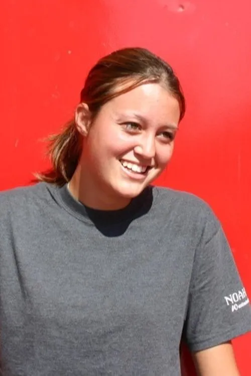 Stefanie Thomas interpretando a Self