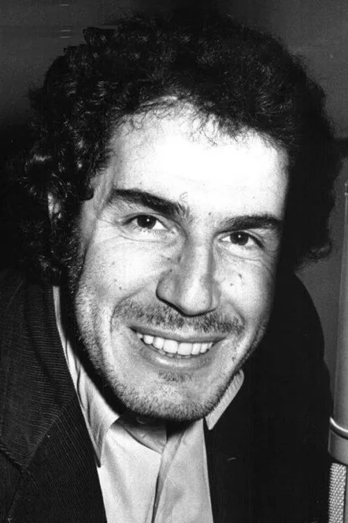 Stefano Satta Flores interpretando a 