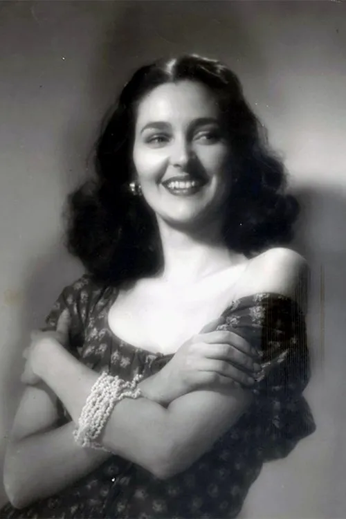 Stella Greka interpretando a Mary (singing voice)