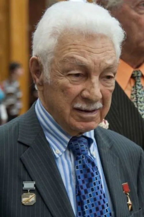 Aleksandr Burdonski ha trabajado con Stepan Mikoyan en 1 ocasiones